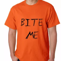 Bewild Cool Funny & Offensive Bite Me Zombie And Vampire Lovers Mens T-shirt