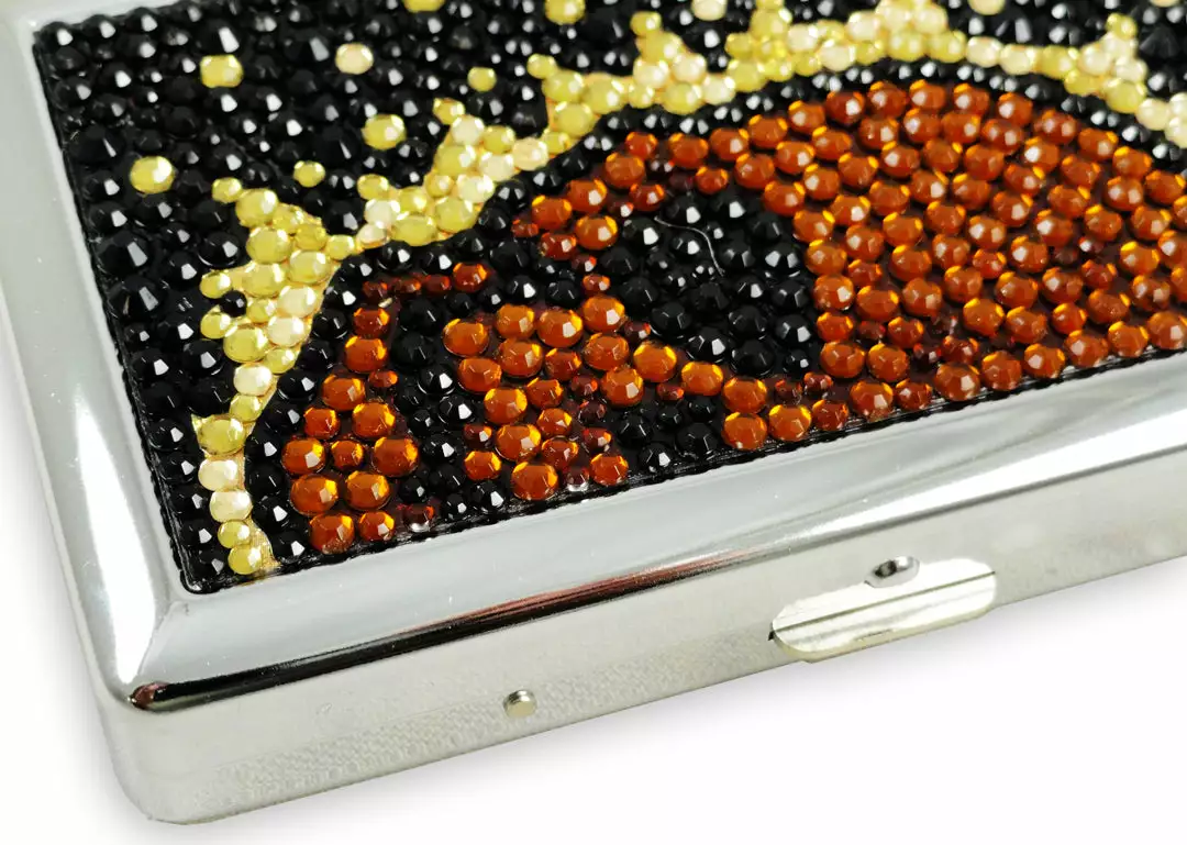 Bewild Deluxe Stone Cigarette Case With Skulls (For Regular's & 100's) Cigarette Cases 8 Bewild Deluxe Stone Cigarette Case With Skulls (For Regular's & 100's) Cigarette Cases